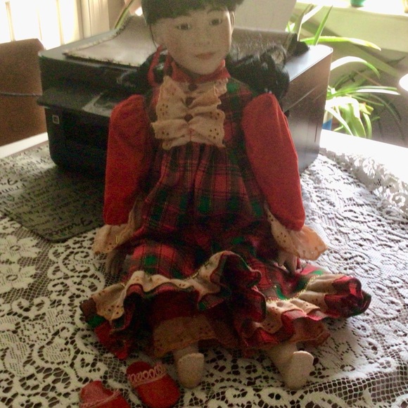 Asian girl doll - Picture 2 of 12
